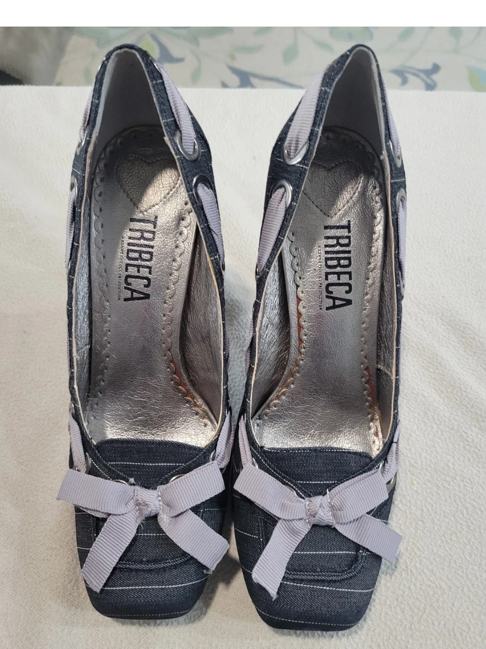 KENNETH COLE Tribeca Women's DENIM Fabric Covered Striped W/BOWS Pumps US 8